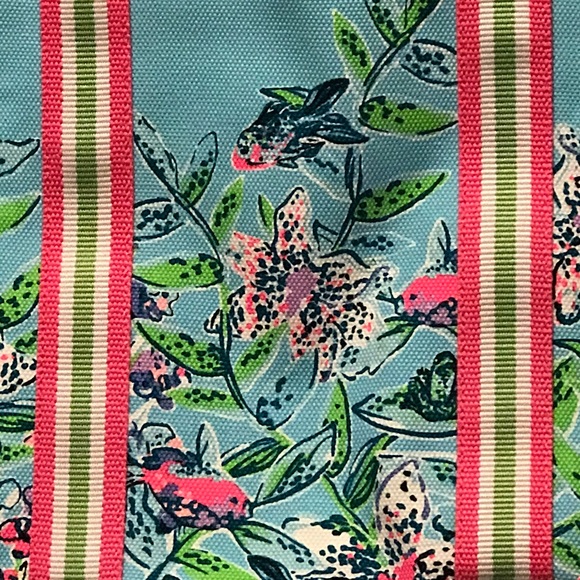 NWT Lilly Pulitzer Lilly’s Lagoon Tote Bag - Picture 2 of 6